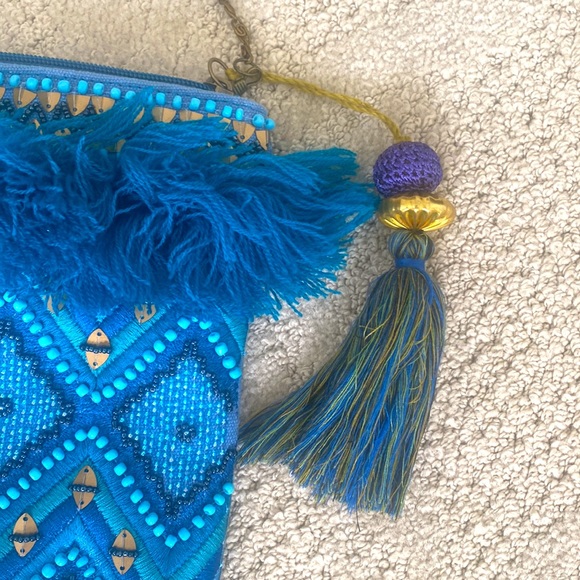 Cute fringed and beaded purse - Picture 2 of 6
